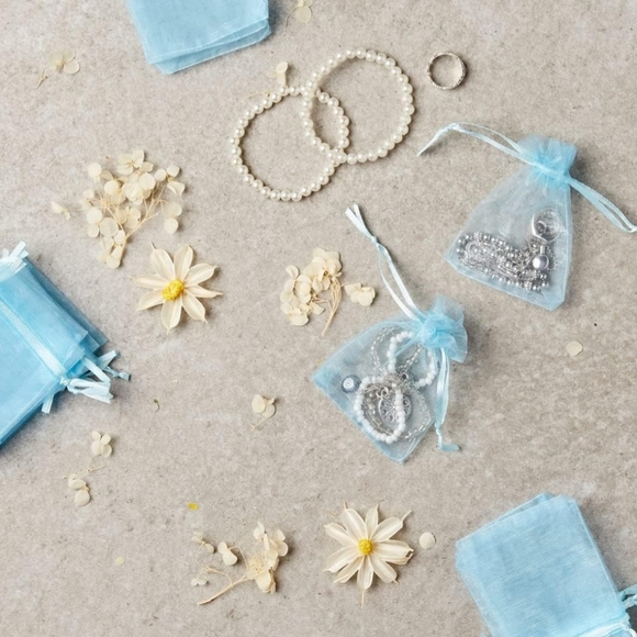 ⭐️5 for 20⭐️ 10 Light Blue Organza Drawstring Bags 3"x4" - Picture 7 of 8